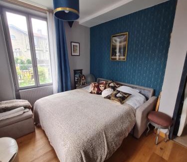 Courlancy House | Artist house with piano and charming garden