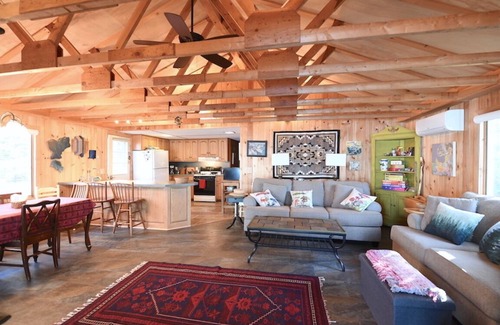 Standish House | Artist's Haven with Spectacular Sunset Views on Frye Island!