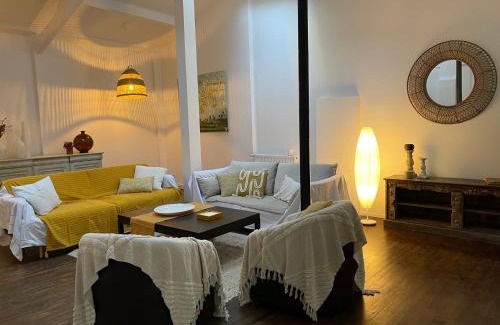 Gare Villa | Artist's Home - Villa & Private Courtyard - 200m2