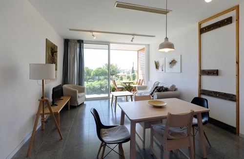 Pentakomo Apartment | Artistic 1-Bedroom Apartment in Limassol, by the Sea