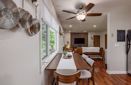 Downtown Anchorage Apartment | Artistic downtown 2br king bed