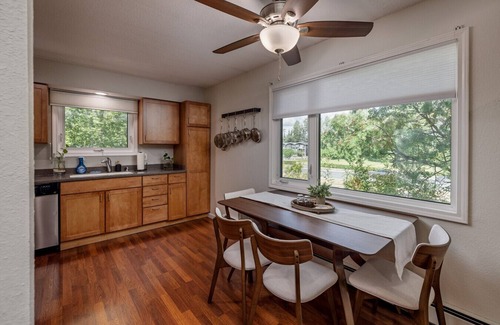 Downtown Anchorage Apartment | Artistic downtown 2br king bed