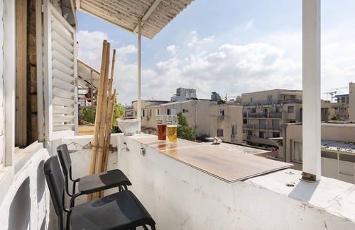 Florentin Apartment | Artistic Downtown Vibe Apt in Florentin