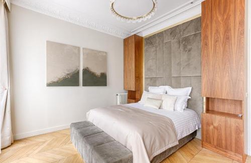 8th Arrondissement Apartment | Artistic Luxury 3-Bedroom Apartment - Champs-Élysées