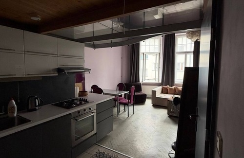 Centrum Apartment | Artistic studio with mezzanine in Central Warsaw