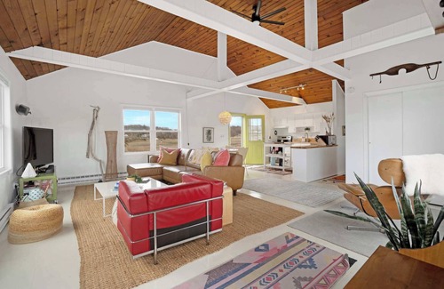 Wading River House | Artists Nature Retreat by the Beach