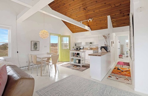 Wading River House | Artists Nature Retreat by the Beach