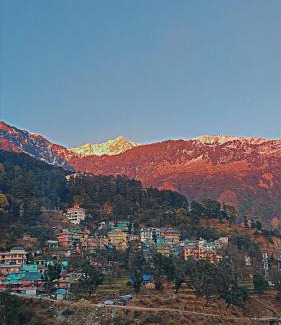 Dharamshala House | Artllers at Vicctoria House,Free parking,5 mins walk to market,Mountain view