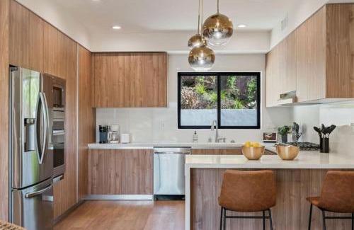 Los Angeles House | ArtsDistrictDtLA-2022 BUILT WithVIEWS WD - GARAGE