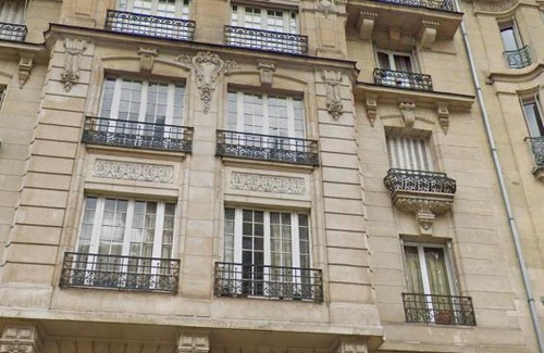 Saint-Germain-des-Pres Apartment | Artsy apartment