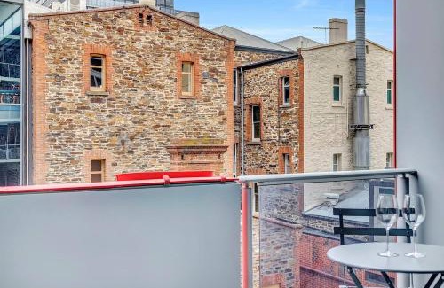 Adelaide Central Business District Apartment | 'Artsy at East End' A Modern Inner-city Retreat