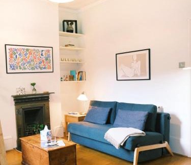 Hammersmith Apartment | Artsy & bright Hammersmith London 1b1b, up to 4 people