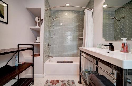 Kensington House | Artsy Hidden Gem - FREE PARKING