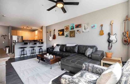 San Rafael Condo | Artsy King 1-Bed Condo in Rhino Art District - Downtown Denver, CO
