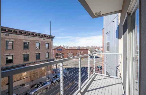 San Rafael Condo | Artsy King 1-Bed Condo in Rhino Art District - Downtown Denver, CO