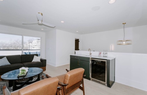 Nashville House | Artsy Luxe Nashville Stay | Perfect for Groups