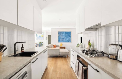 Redfern Apartment | Artsy Sanctuary Inner City Vibrance and Urban Views