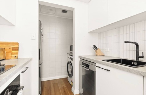 Redfern Apartment | Artsy Sanctuary Inner City Vibrance and Urban Views