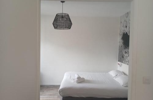 Saint-Lambert Hostel | Arty Paris Porte de Versailles by River
