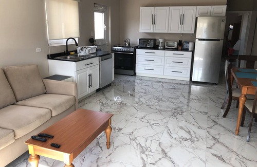 Noord House | Aruba 2-bedroom duplex for rent. 4 minutes to Eagle Beach and close to shopping.
