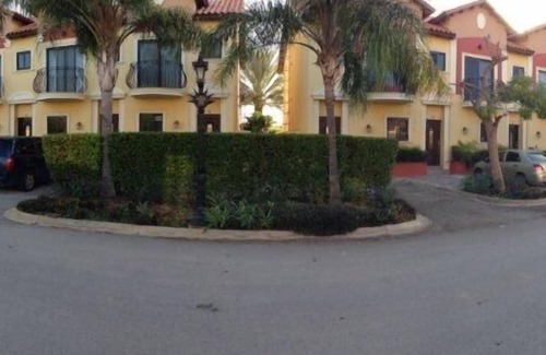 Malmok House | Aruba Gold Coast 2/Bed/2.5 Bath TownHouse/Gated Community