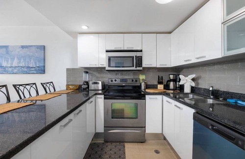 Oranjestad-West Condo | Aruba Oceania Beach Resort 3bd3ba Penthouse, Private rooftop terrace, Hot Tub