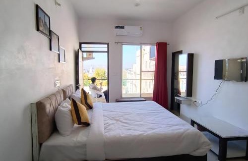 Mali Colony Hotel | Arul's Hotel
