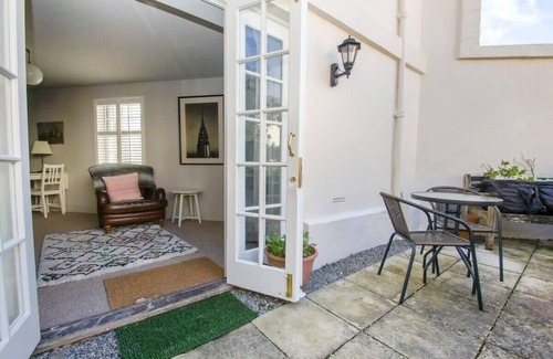 Kemptown House | Arundel Mews | Parking | by Brighton Holiday Lets