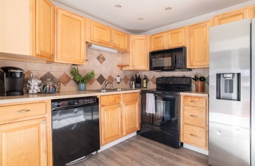 Highlands House | Arvada Escape: Central 4Br - Themed - Fire Pit
