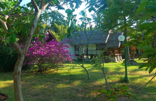 Karimunjava Resort | Ary's Lagoon Bungalow & Hotel