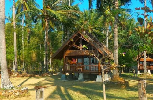 Karimunjava Resort | Ary's Lagoon Bungalow & Hotel