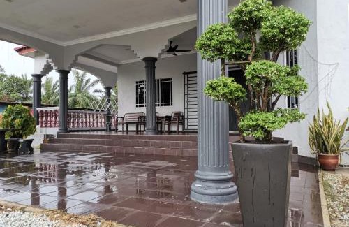 Sekinchan House | ARY&ZZ Homestay for islam guests