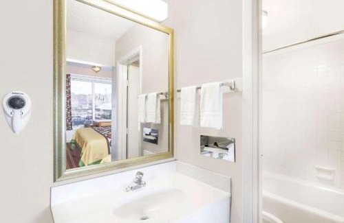 Longview Hotel | Arya Inn & Extended Stay
