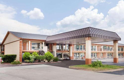 Longview Hotel | Arya Inn & Extended Stay