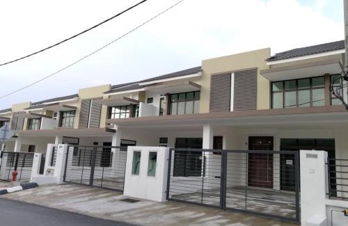 Taman Bukit Dahlia House | Aryan Homestay