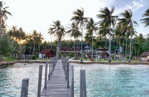 Karimunjava Hotel | Arys Lagoon Bungalow & Hotel