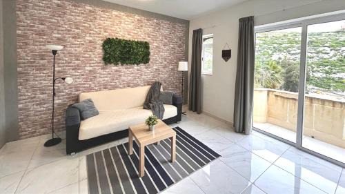 Xlendi House | Arzella Apartments Xlendi Stylish Stay Near Beach Local Eats