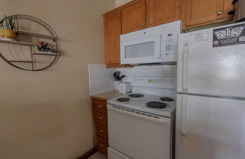 Snowshoe Apartment | AS 111 - Delightful Village studio for your summer travels. Bike-in/out & pool!