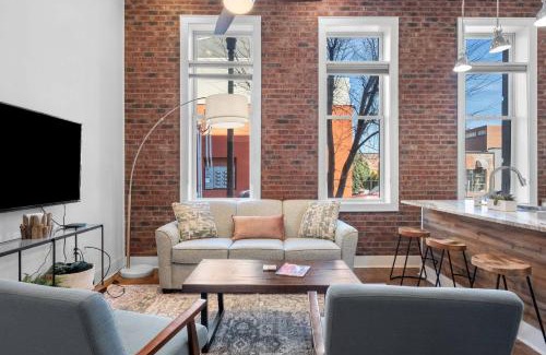 Downtown Knoxville Apartment | As Good as It Gets - 1st Floor Downtown KNX