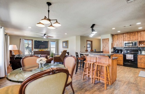 Van Alstyne House | As Seen on HGTV l Events Welcome l 18-Acre Ranch
