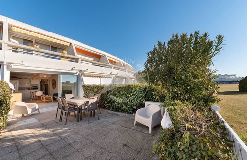 Le Grau-Du-Roi Apartment | AS20113-P2 Cabin, beautiful garden view on channel