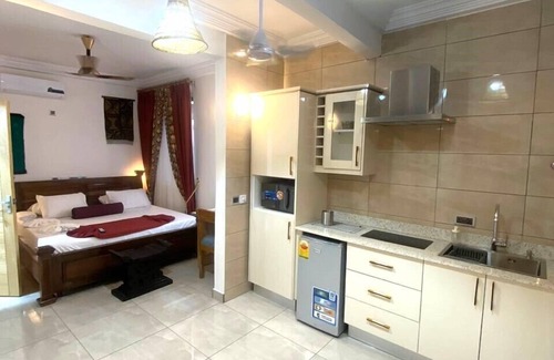 Kumasi House | Asantewaa Premier Hotel