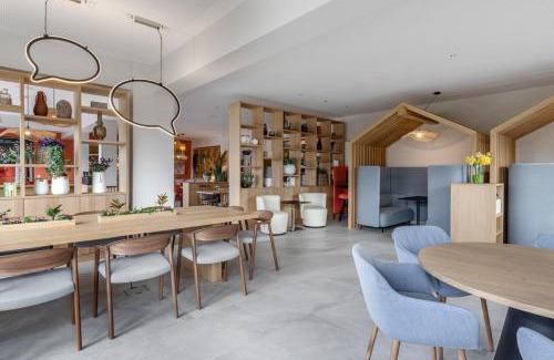 Ascona Hotel | Ascona Lodge, Pool & Garden Retreat