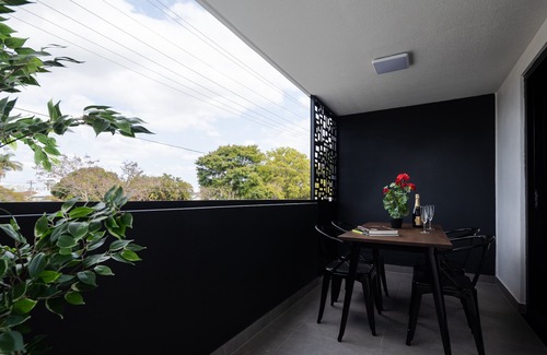 Ascot House | Ascot Budget Residences - Close to Brisbane Airport & Racecourses
