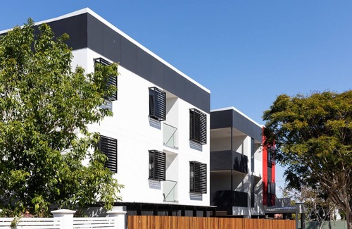 Ascot House | Ascot Budget Residences - Close to Brisbane Airport & Racecourses