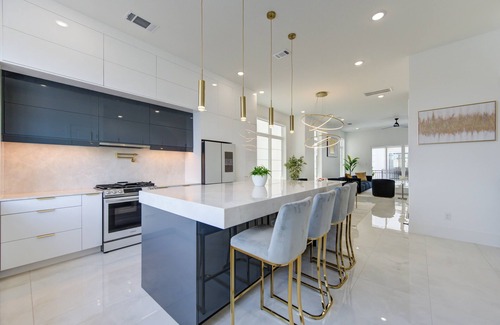 Houston House | Asena Luxury Oasis - Gallerian