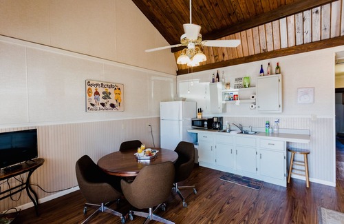 Hermann House | Ash Creek Suite - In Downtown Historic Hermann