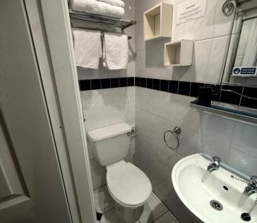 North Shore Bed & Breakfast | Ash Lea Hotel