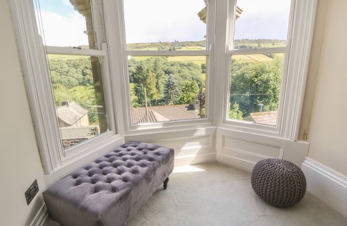 Holmbridge House | Ash Villa