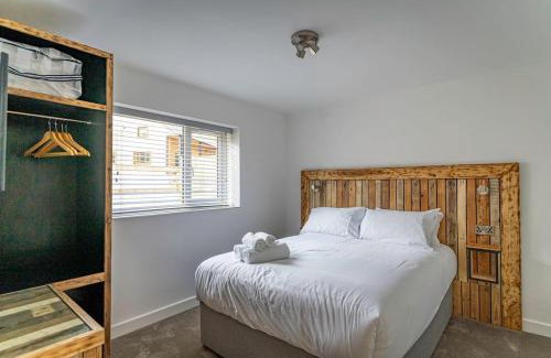 Farley House | Ashenhurst, woodland lodge with hot tub for 4